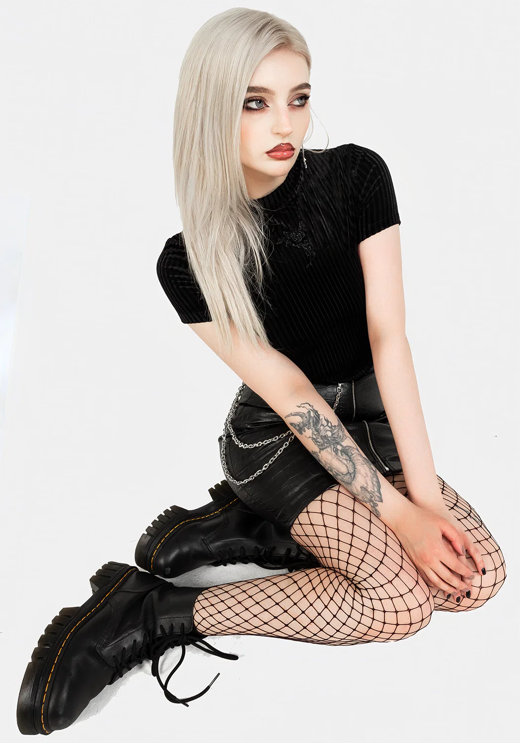 Rosaline Velour Rib Crop Top - Image 8